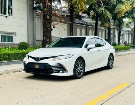 Toyota Camry 2.0Q 2023