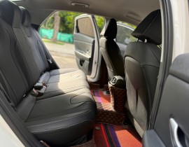 Huyndai Elantra 1.6 AT Tiêu Chuẩn 2023