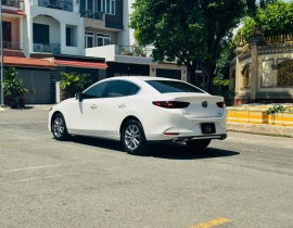 Mazda 3 Luxury 2024