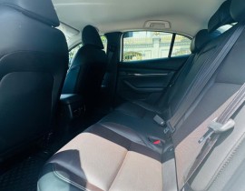Mazda 3 Luxury 2024